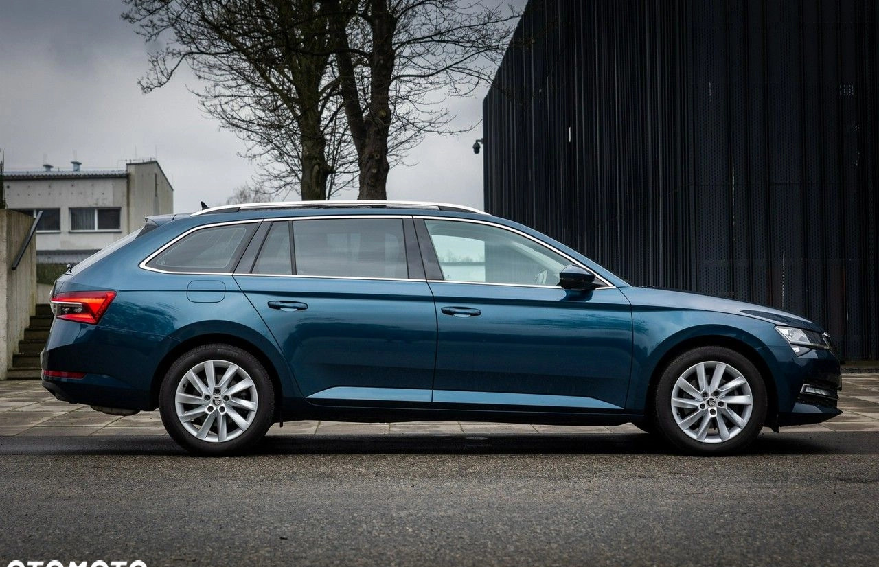 Skoda Superb cena 107777 przebieg: 98000, rok produkcji 2020 z Zawadzkie małe 562
